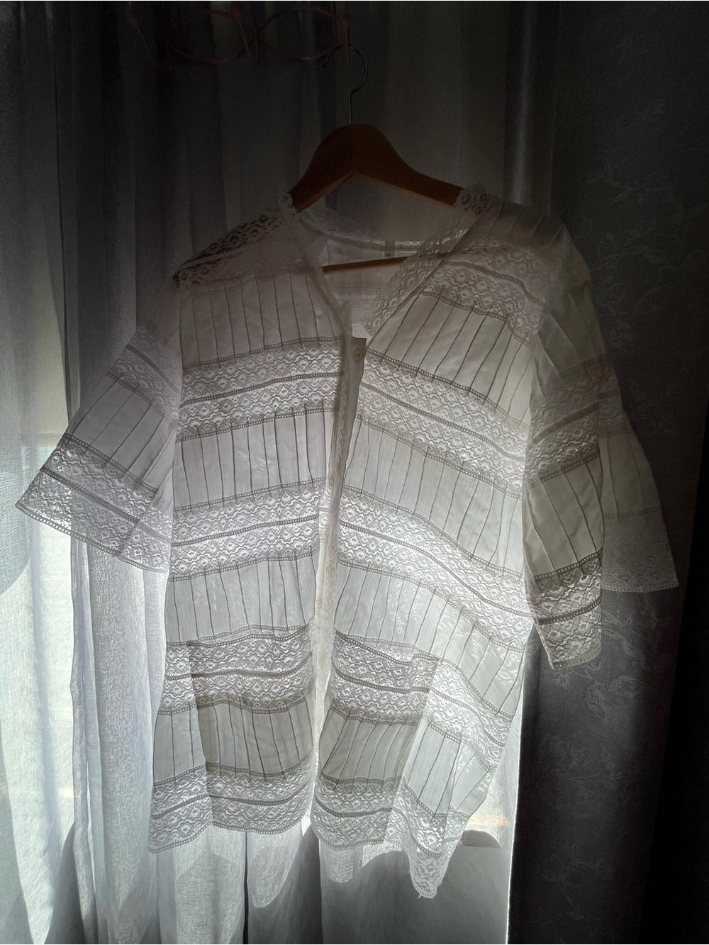 Vintage Preowned White lace top - perfect cover up for the beach